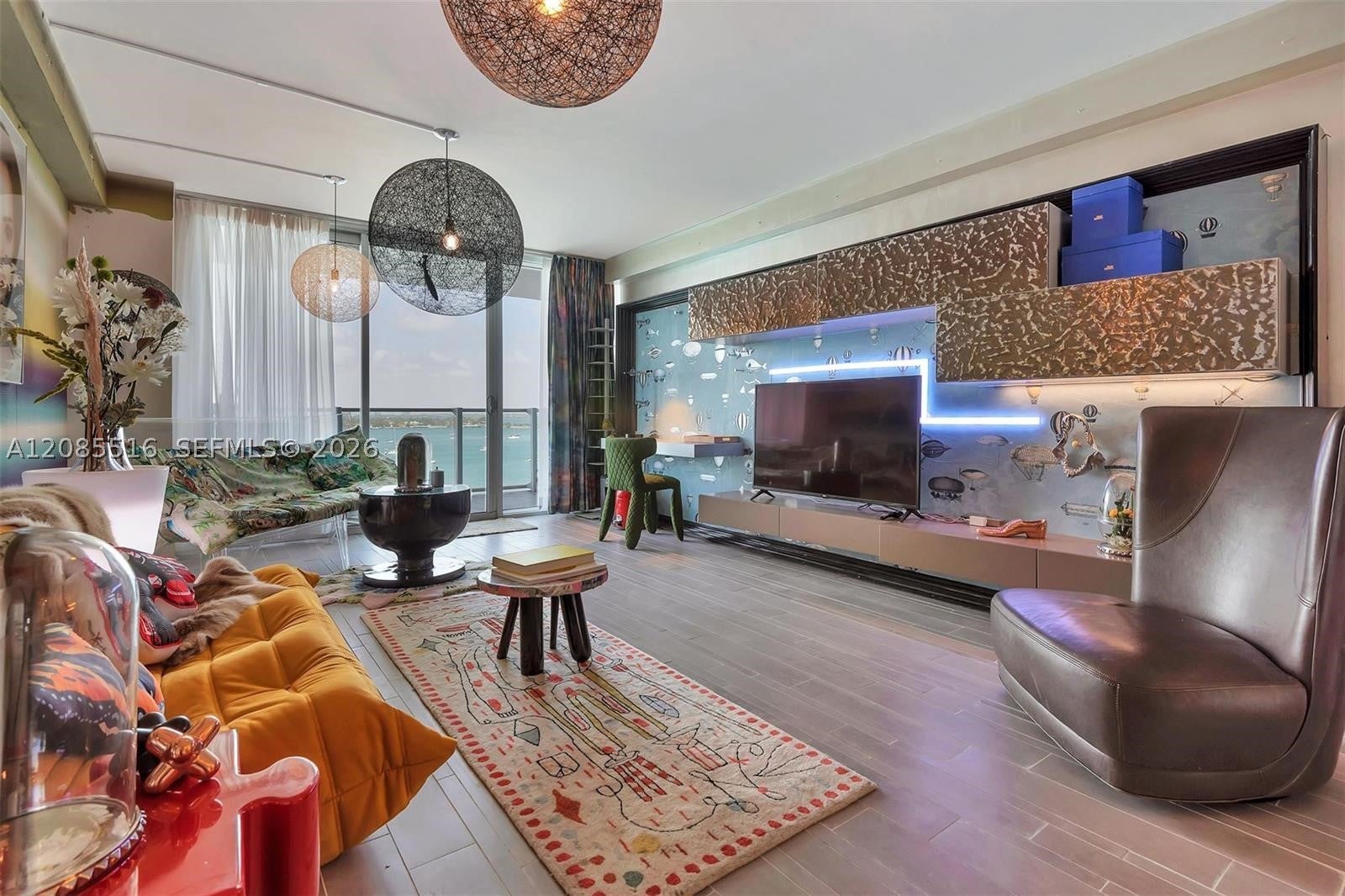 1100 West Ave 1020