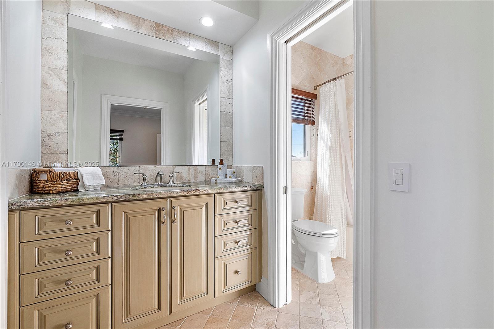 CORAL KEY VILLAS 6TH SEC - Residential