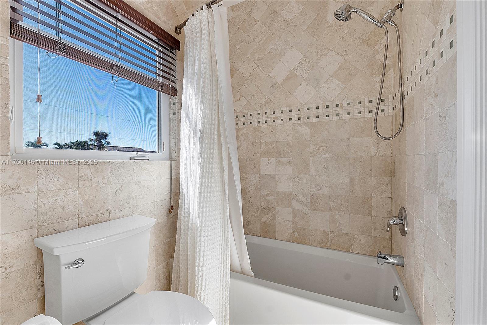 CORAL KEY VILLAS 6TH SEC - Residential