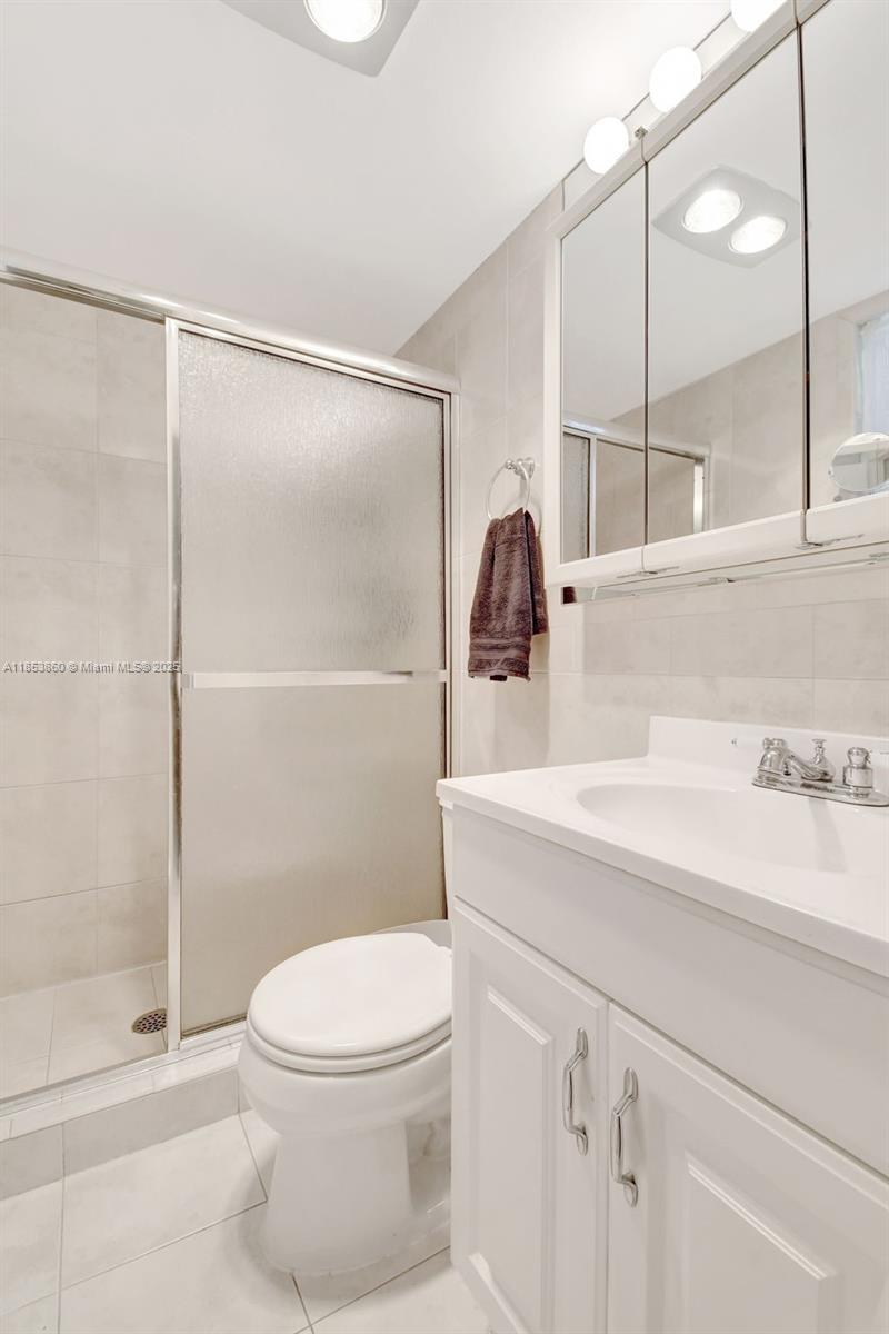 STAR PARADISE CONDO - Residential