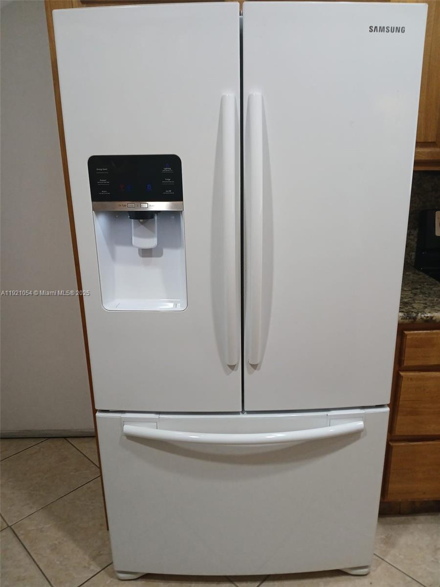 LAKEWOOD ON THE GREEN SEC - Residential Lease