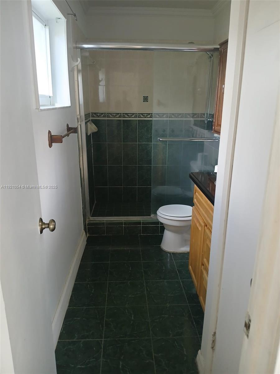 LAKEWOOD ON THE GREEN SEC - Residential Lease