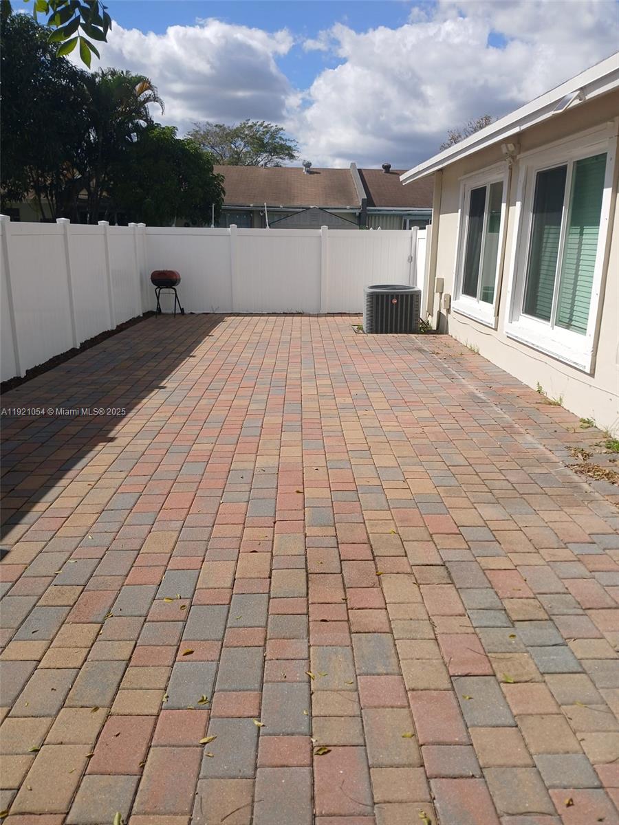 LAKEWOOD ON THE GREEN SEC - Residential Lease