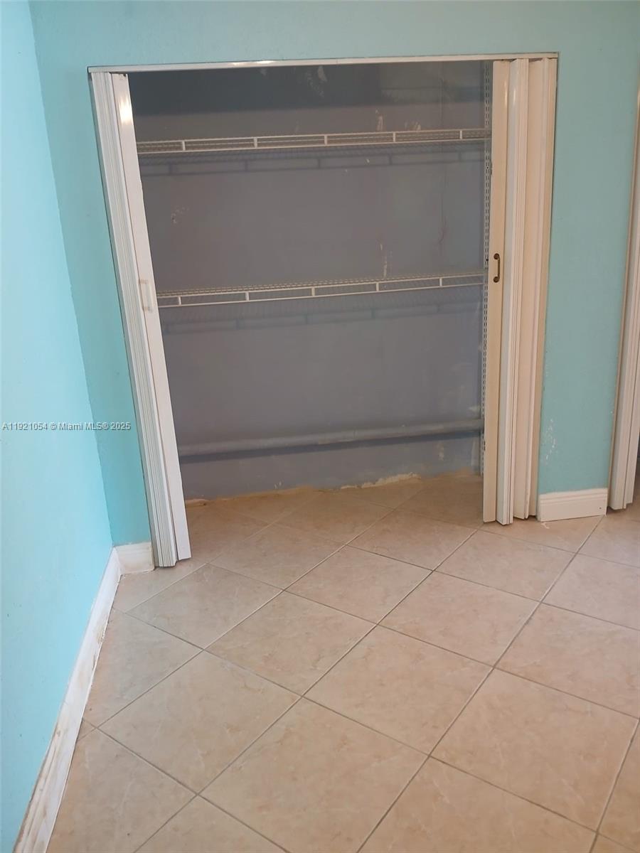 LAKEWOOD ON THE GREEN SEC - Residential Lease