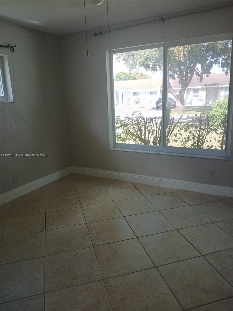 LAKEWOOD ON THE GREEN SEC - Residential Lease