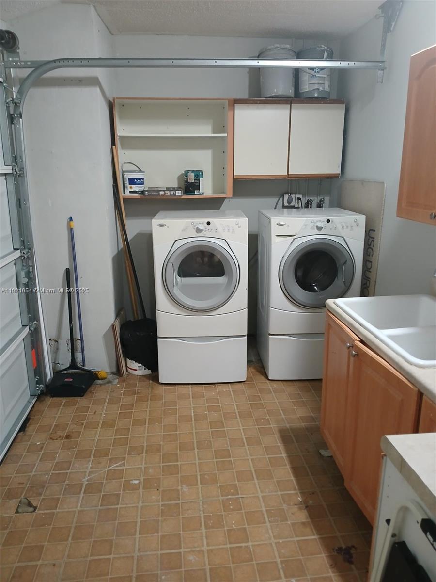 LAKEWOOD ON THE GREEN SEC - Residential Lease