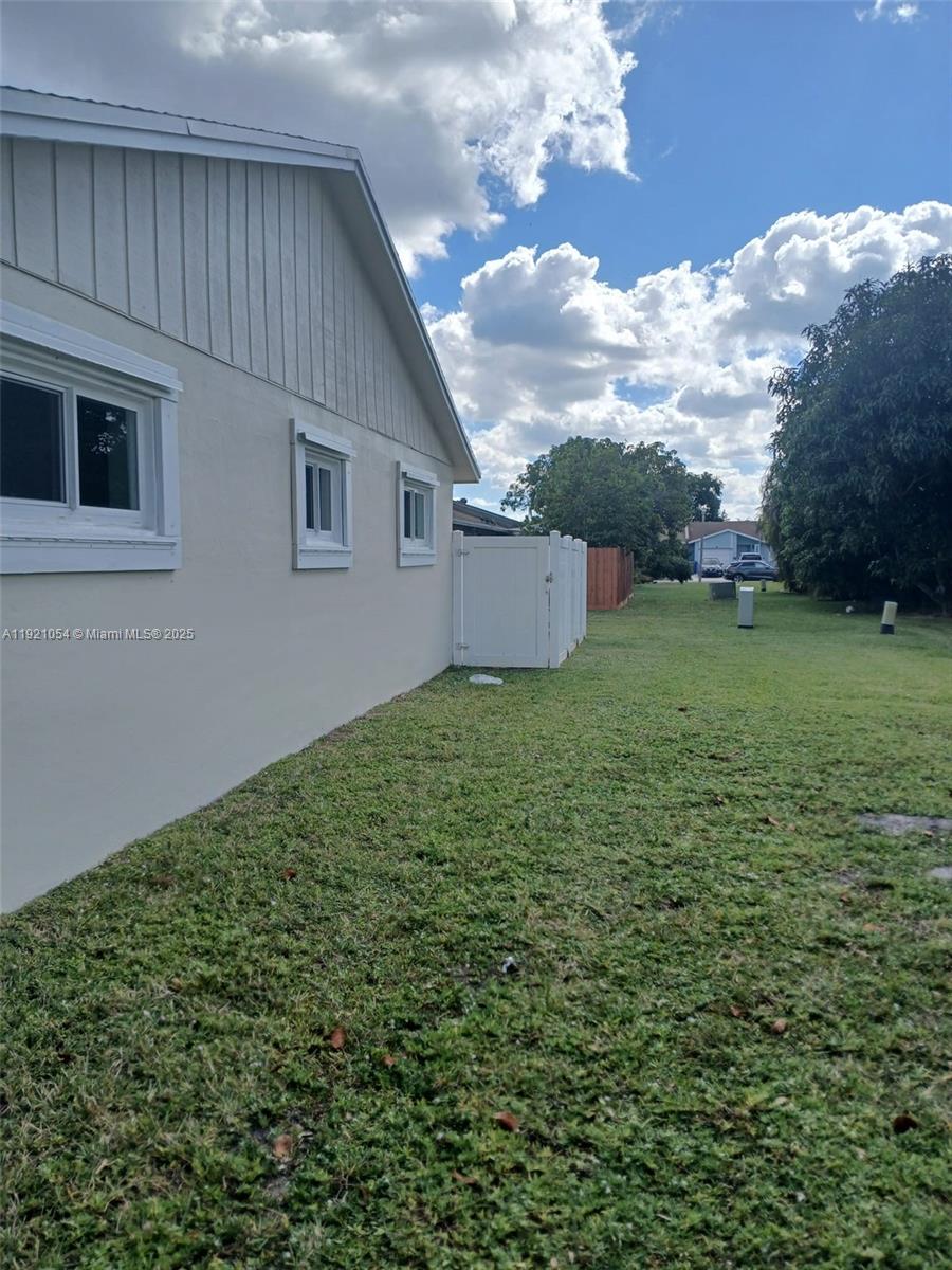 LAKEWOOD ON THE GREEN SEC - Residential Lease