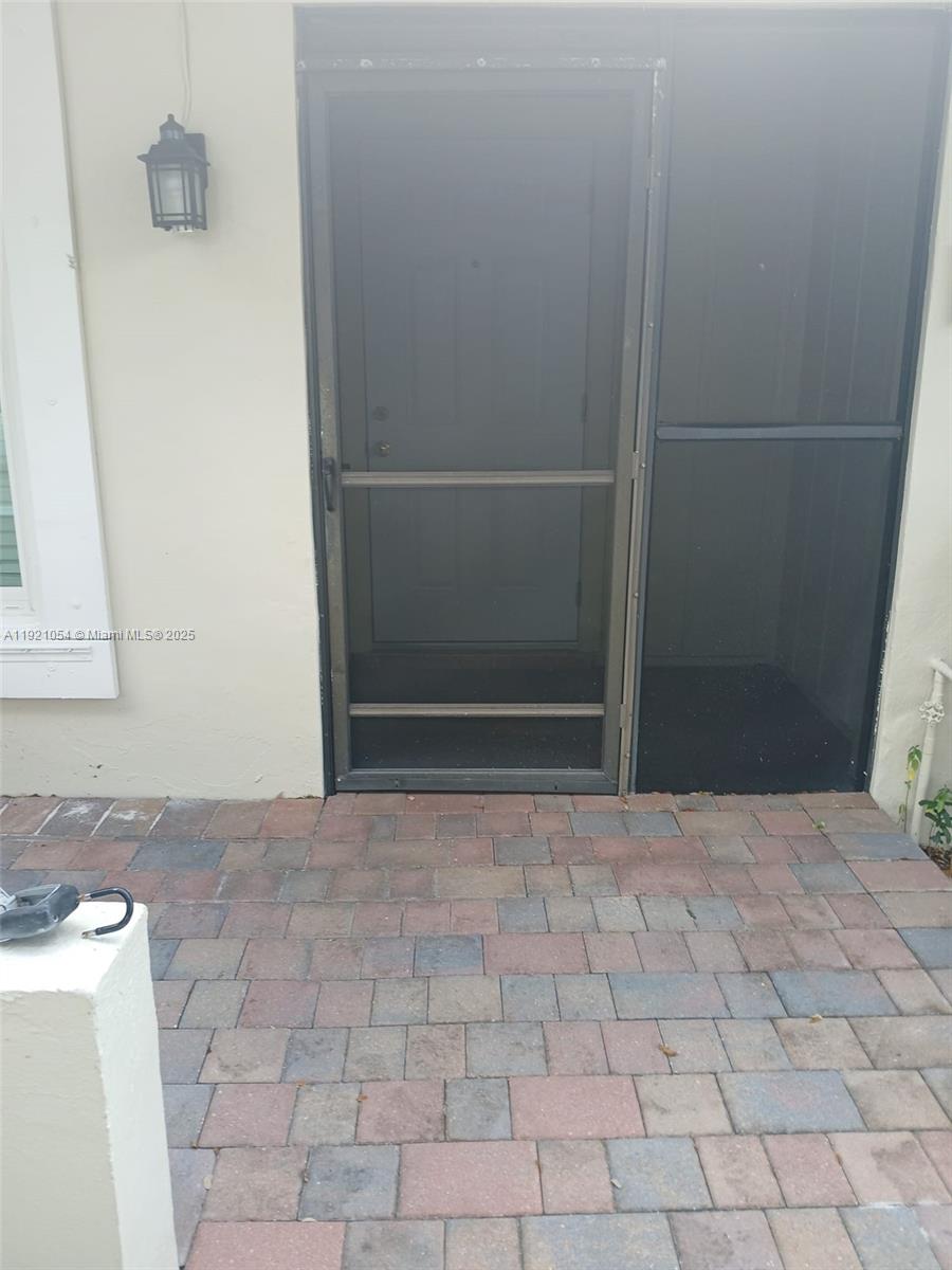 LAKEWOOD ON THE GREEN SEC - Residential Lease