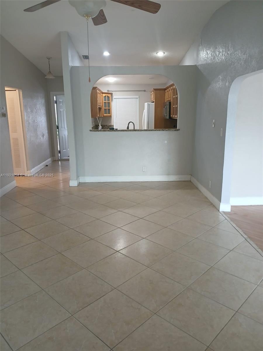 LAKEWOOD ON THE GREEN SEC - Residential Lease