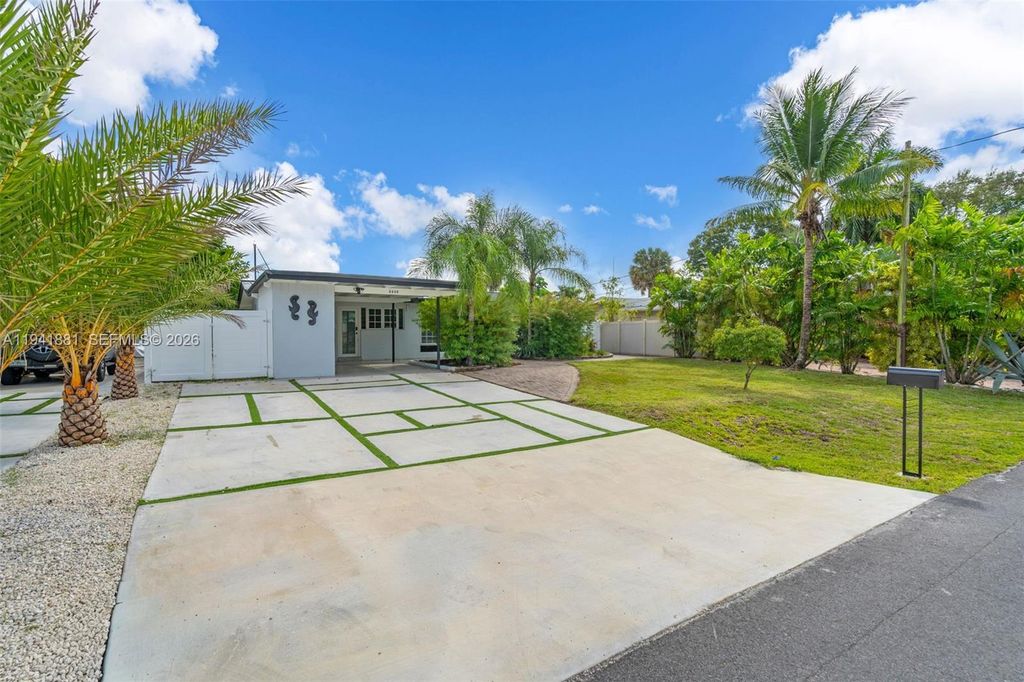 Photo of 2430 Key Largo Lane, Fort Lauderdale, FL 33312 (MLS # A11941881)