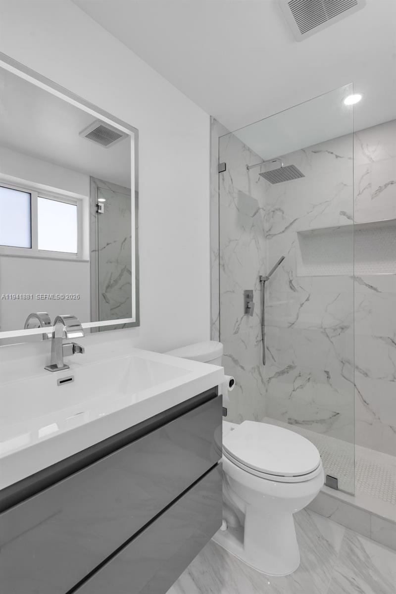 LAUDERDALE ISLES NO 2-BLK - Residential