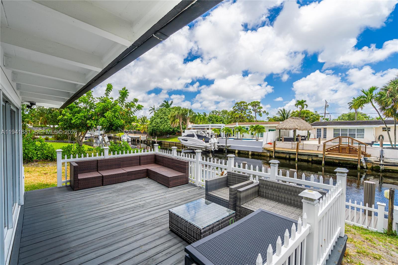 LAUDERDALE ISLES NO 2-BLK - Residential