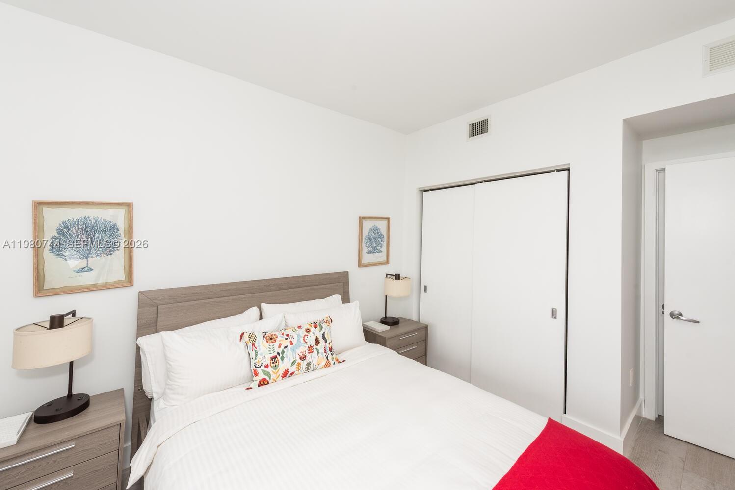 THE HARBOUR NORTH CONDO - Residential Lease