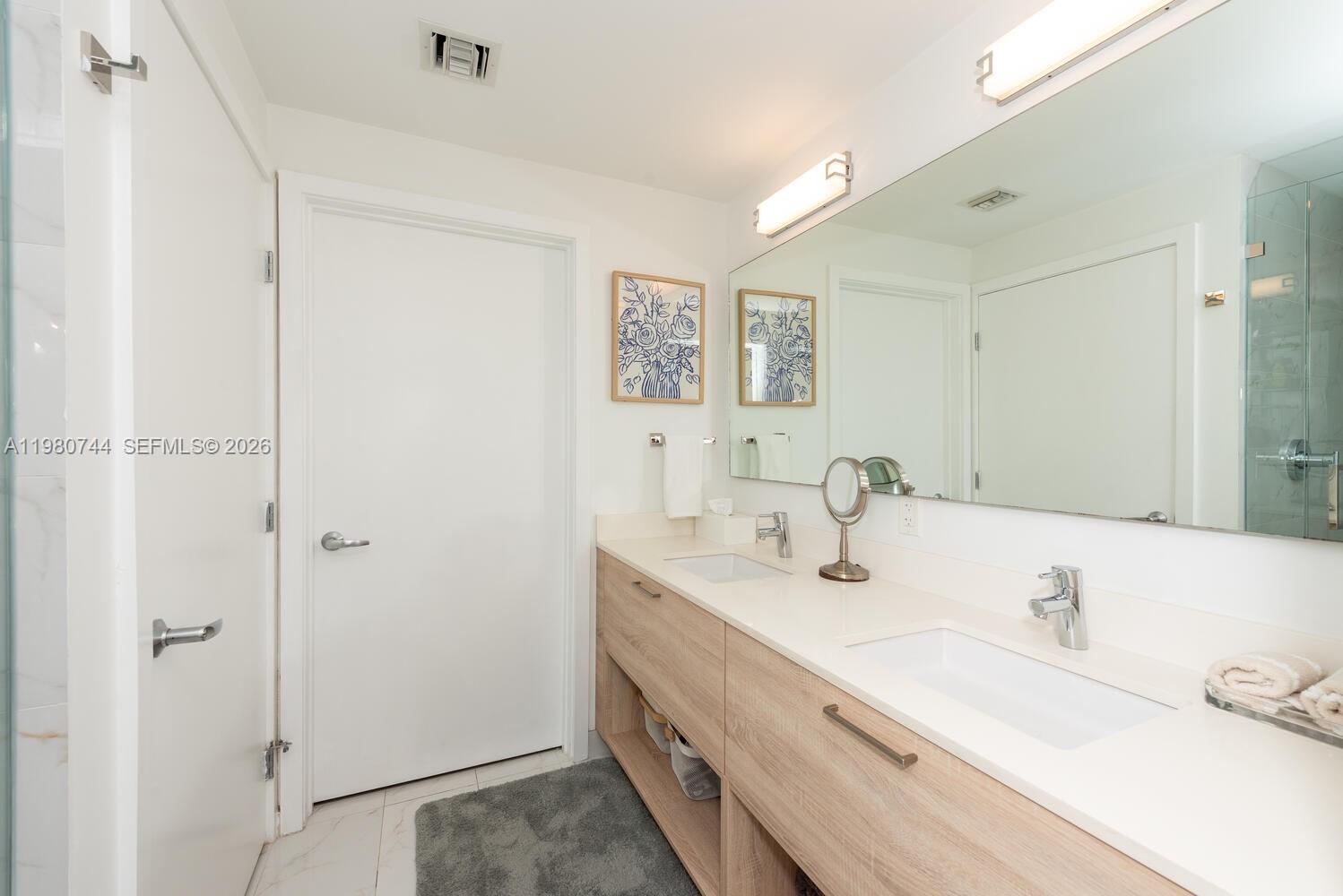 THE HARBOUR NORTH CONDO - Residential Lease