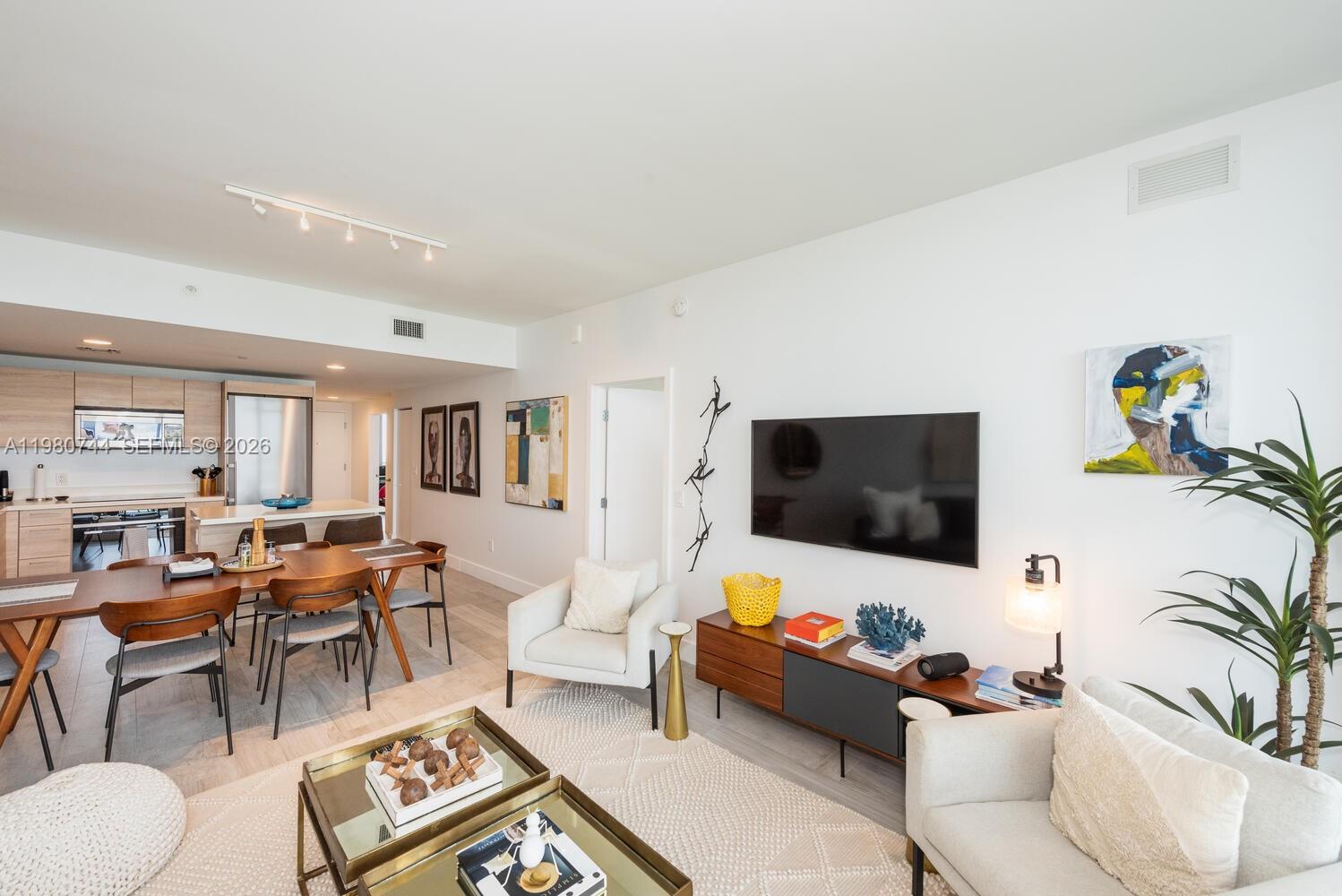 THE HARBOUR NORTH CONDO - Residential Lease