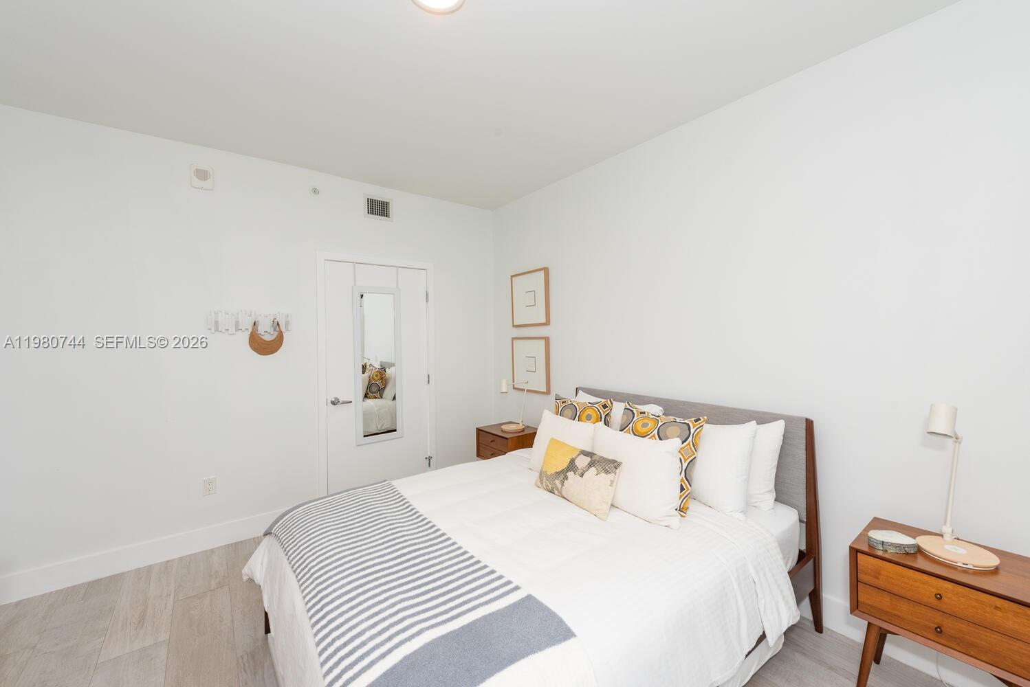 THE HARBOUR NORTH CONDO - Residential Lease