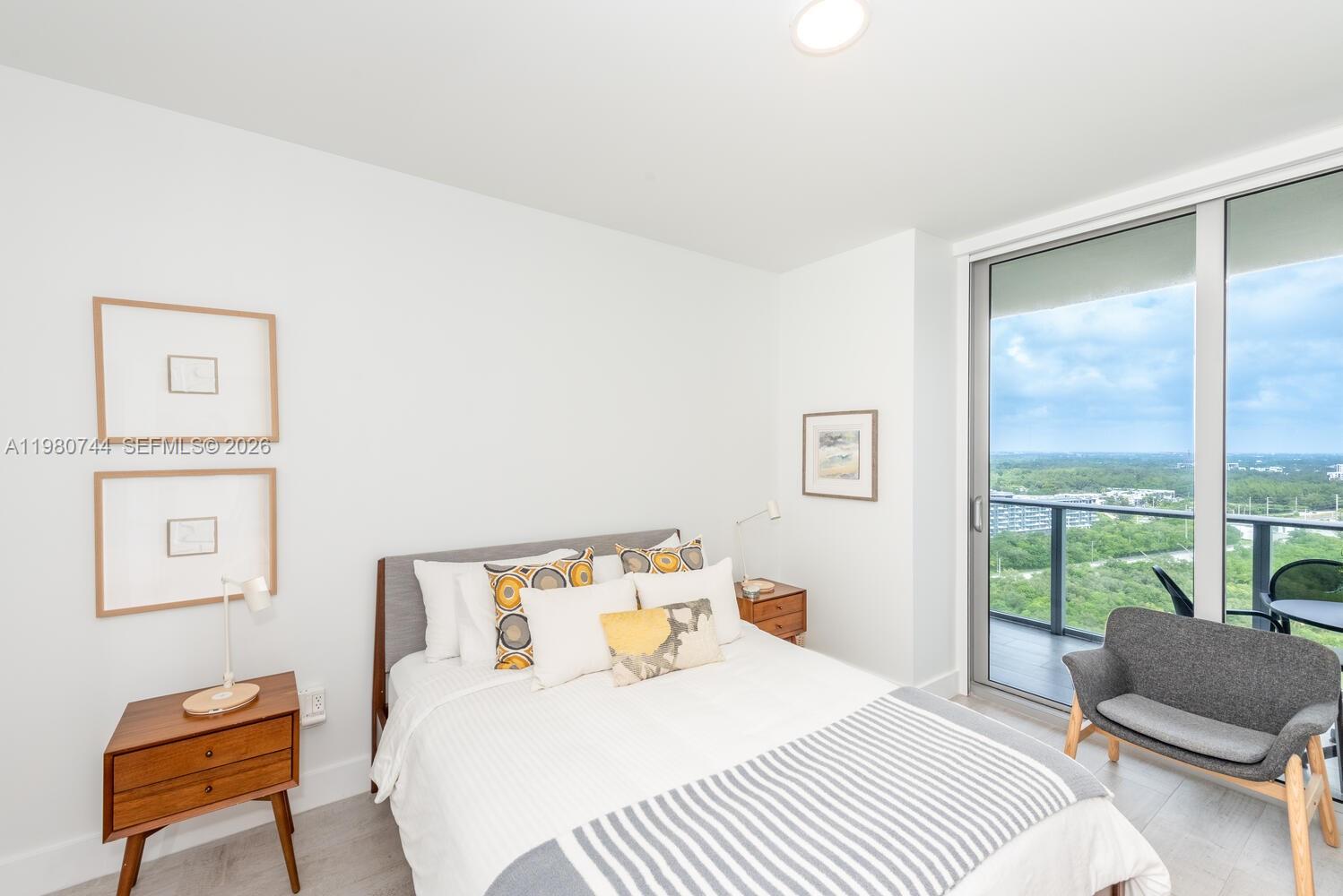 THE HARBOUR NORTH CONDO - Residential Lease