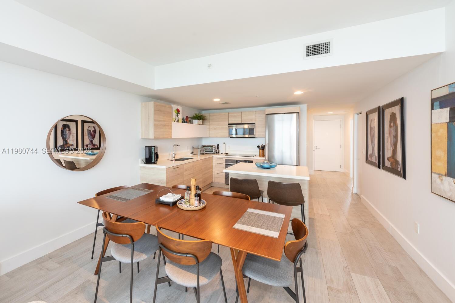 THE HARBOUR NORTH CONDO - Residential Lease