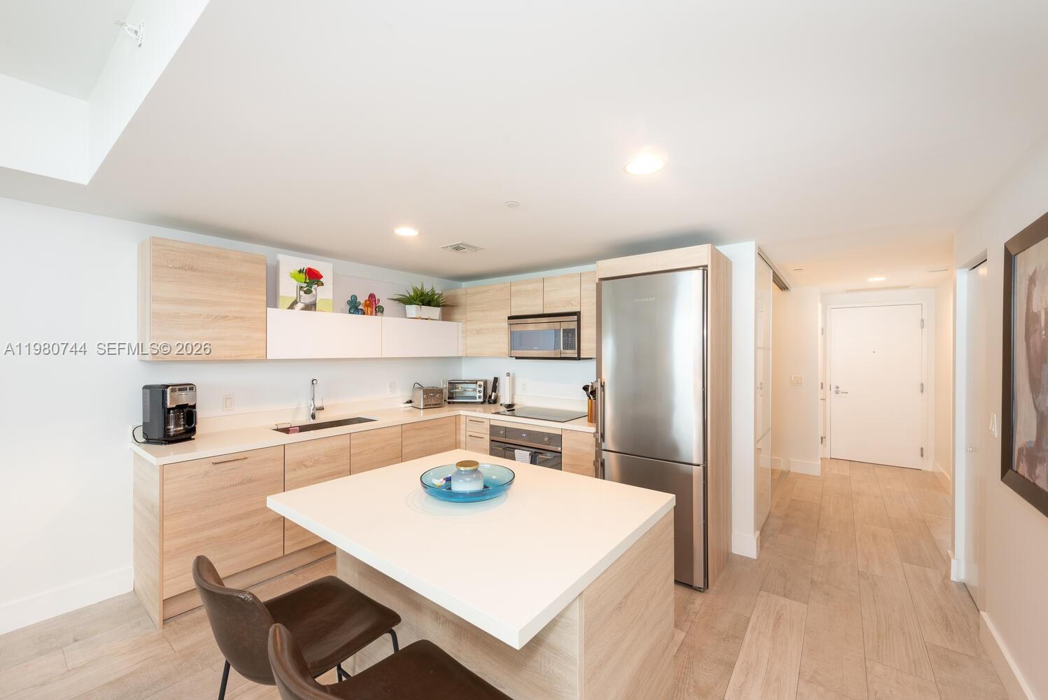 THE HARBOUR NORTH CONDO - Residential Lease