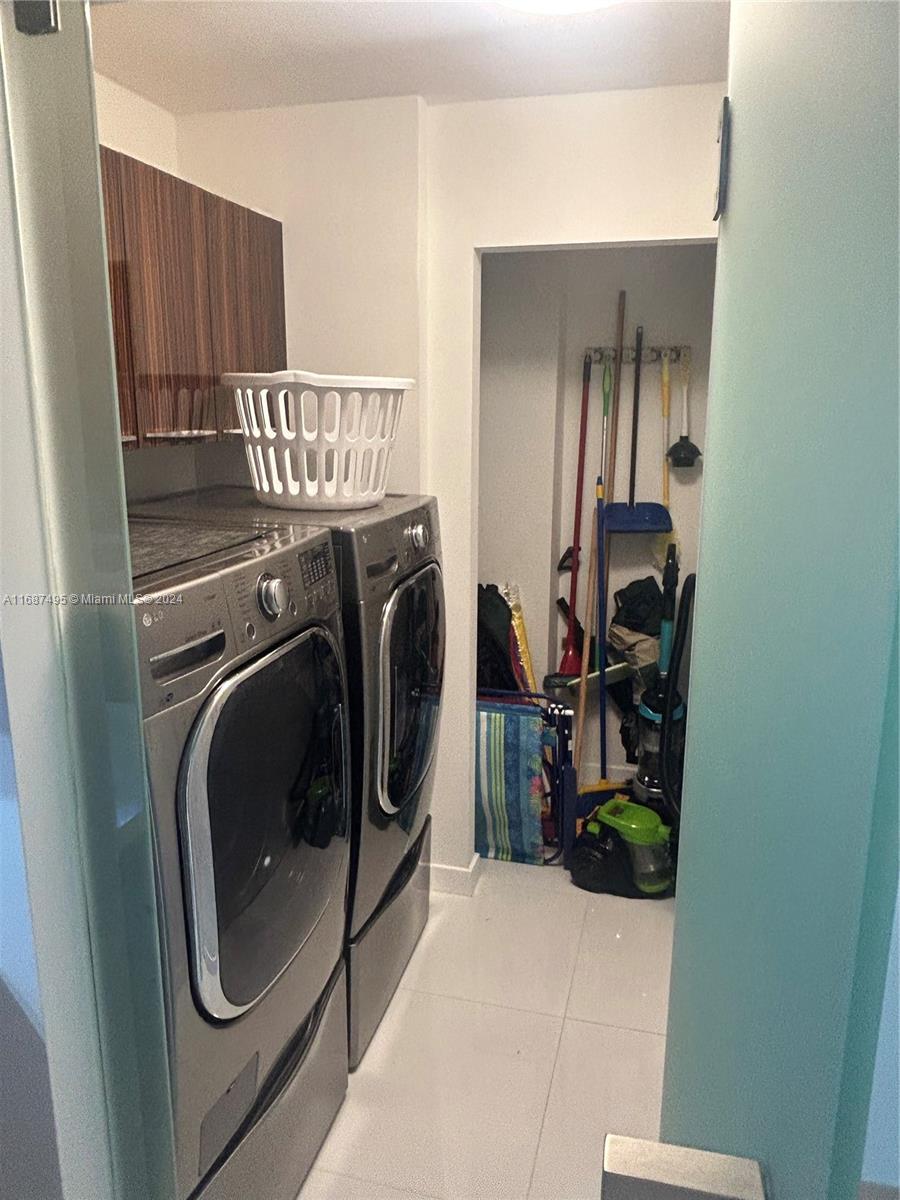 MALAGA TOWERS CONDO - Residential