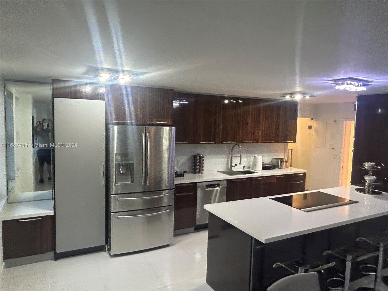 MALAGA TOWERS CONDO - Residential