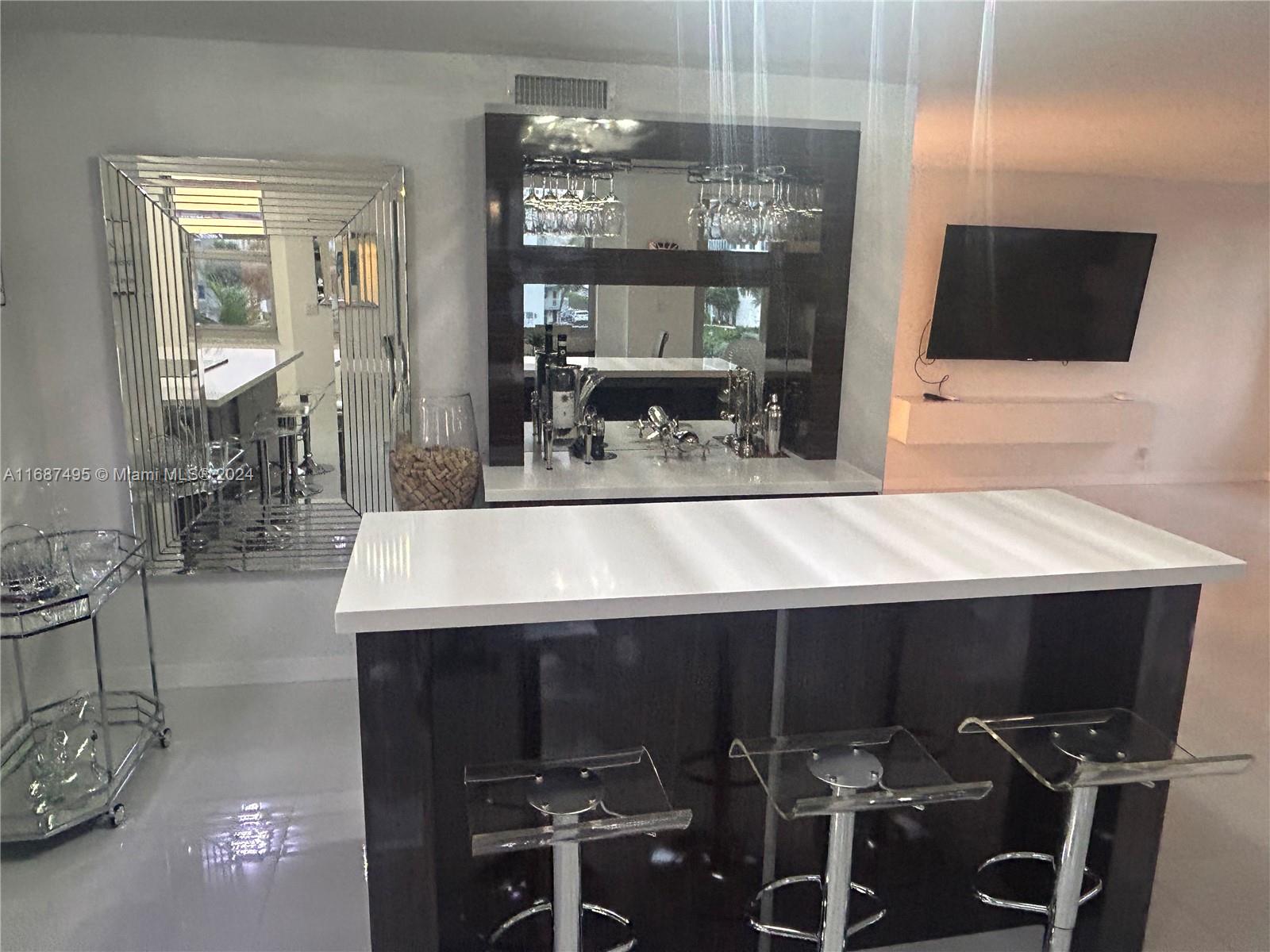 MALAGA TOWERS CONDO - Residential