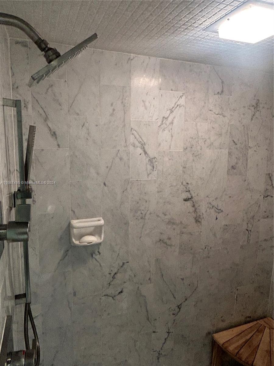 MALAGA TOWERS CONDO - Residential