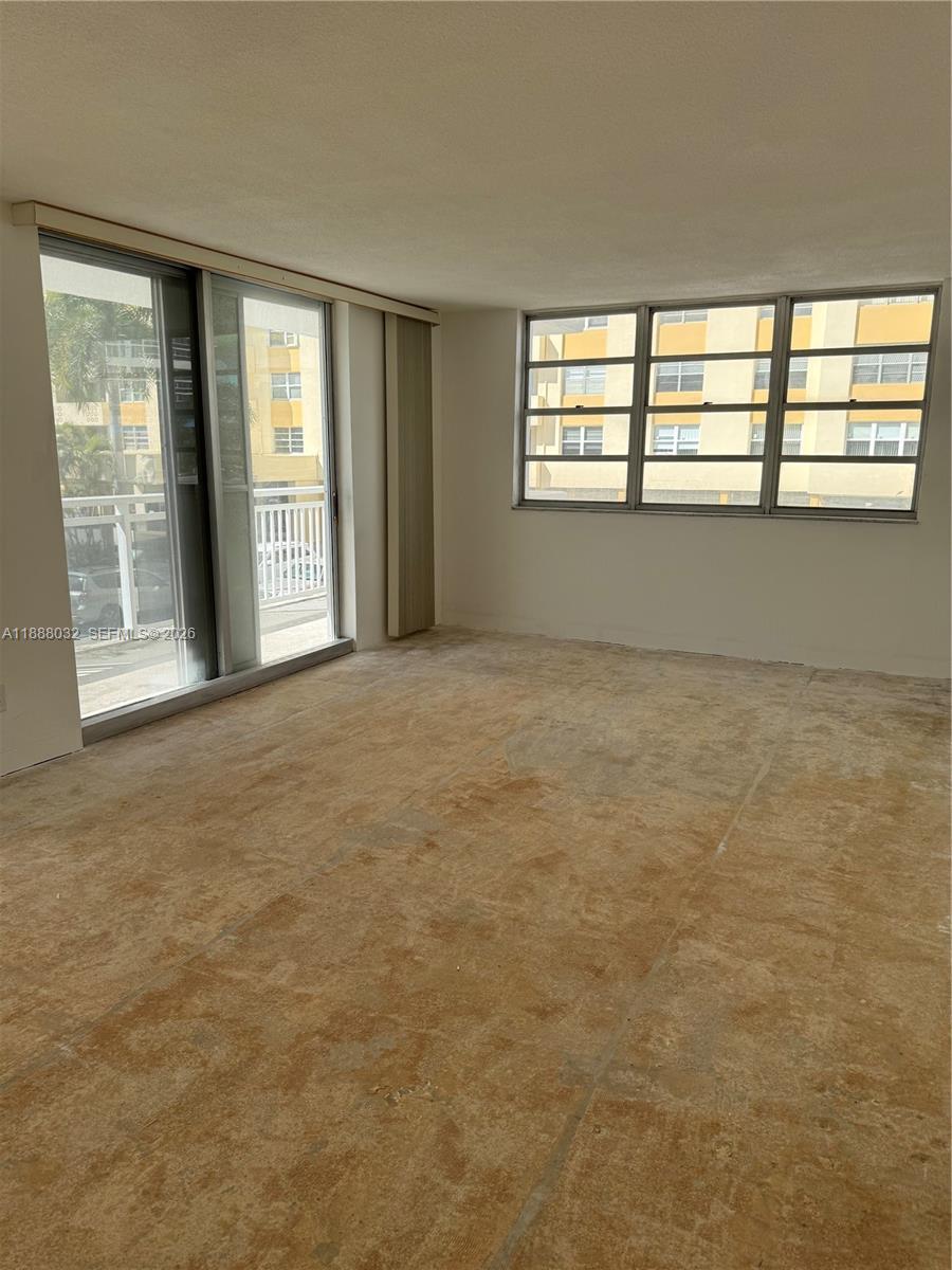 PLAZA TOWERS SOUTH CONDO - Residential