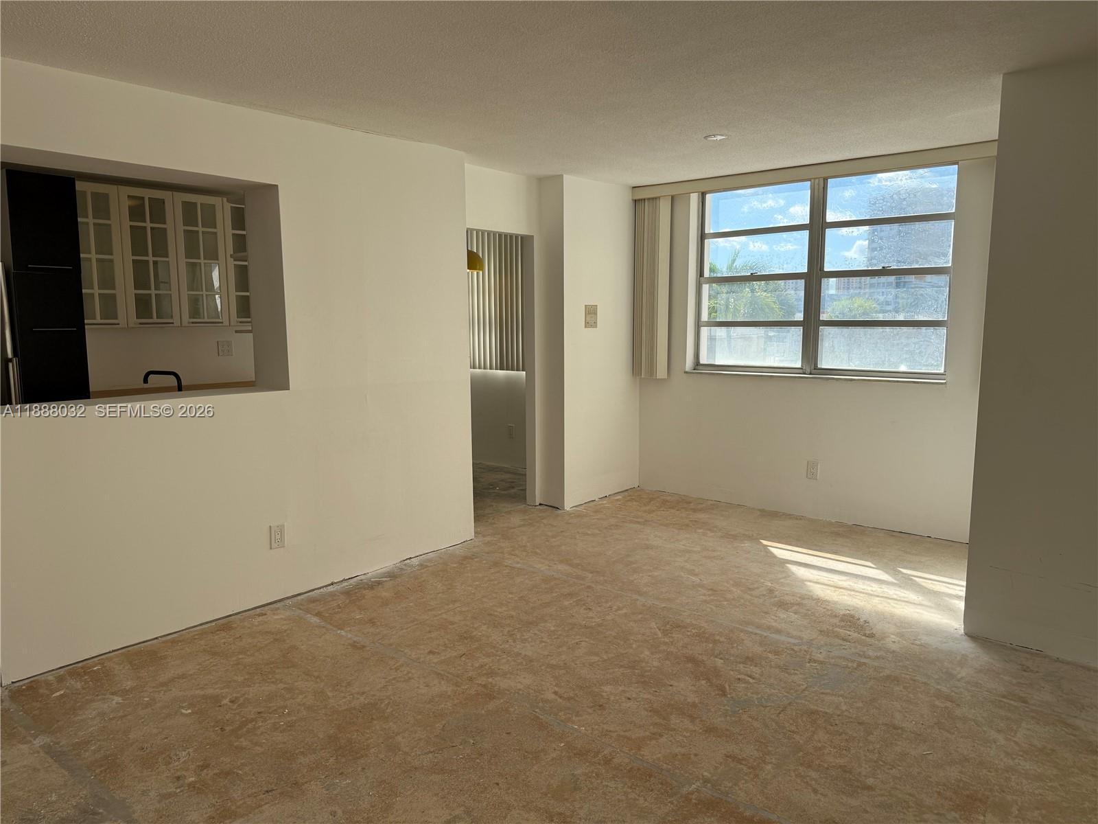 PLAZA TOWERS SOUTH CONDO - Residential