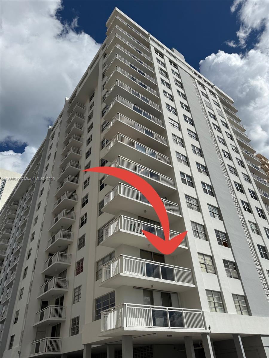 PLAZA TOWERS SOUTH CONDO - Residential