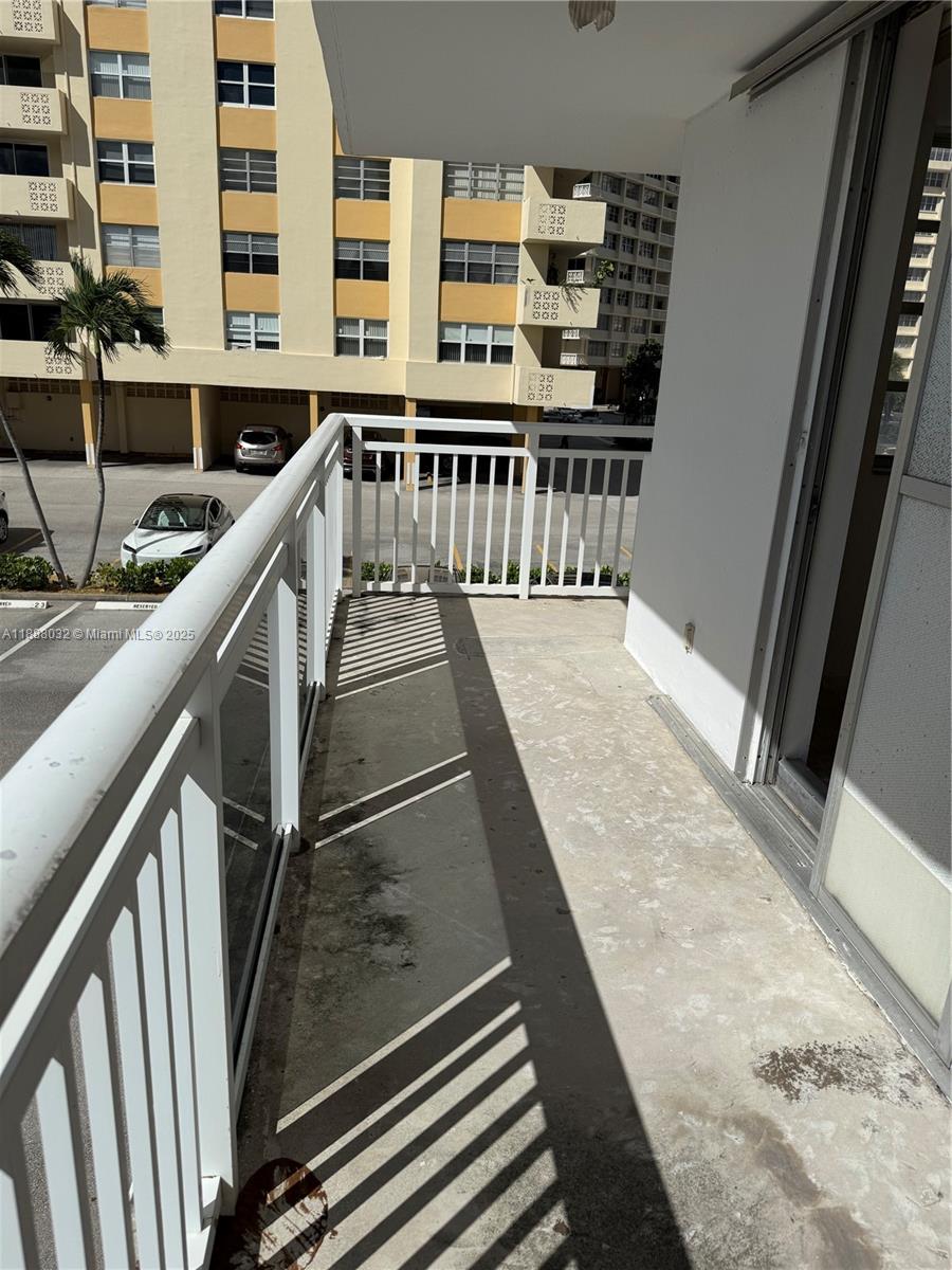 PLAZA TOWERS SOUTH CONDO - Residential