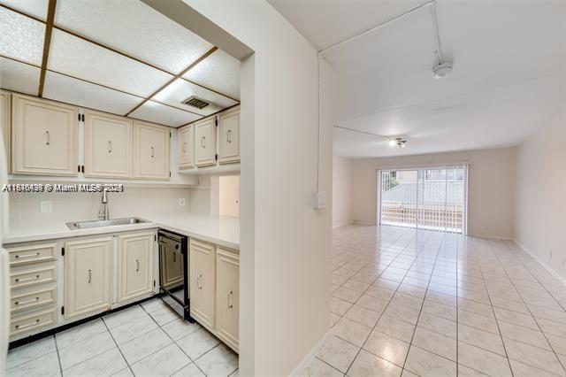 TOWN SQUARE CONDO - Residential