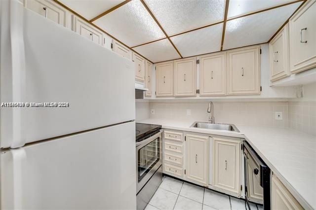 TOWN SQUARE CONDO - Residential