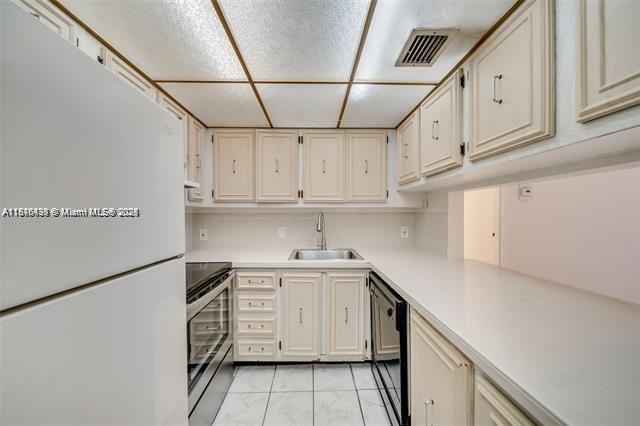 TOWN SQUARE CONDO - Residential