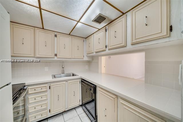 TOWN SQUARE CONDO - Residential