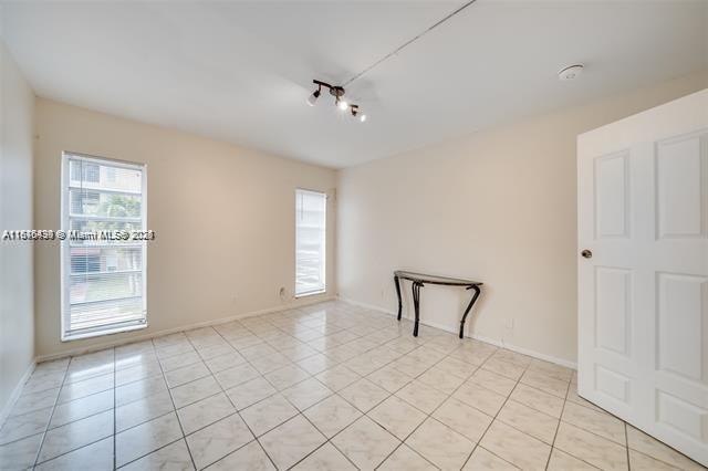 TOWN SQUARE CONDO - Residential