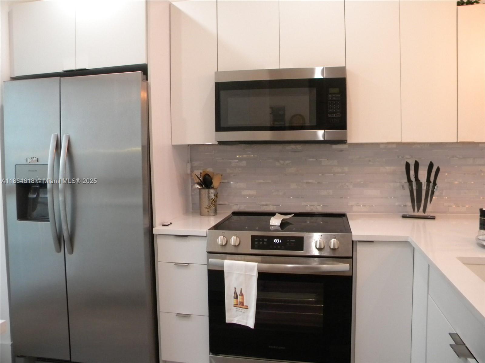 TRADEWINDS AT DOS LAGOS C - Residential