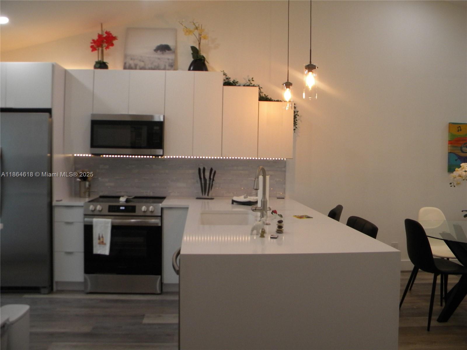 TRADEWINDS AT DOS LAGOS C - Residential