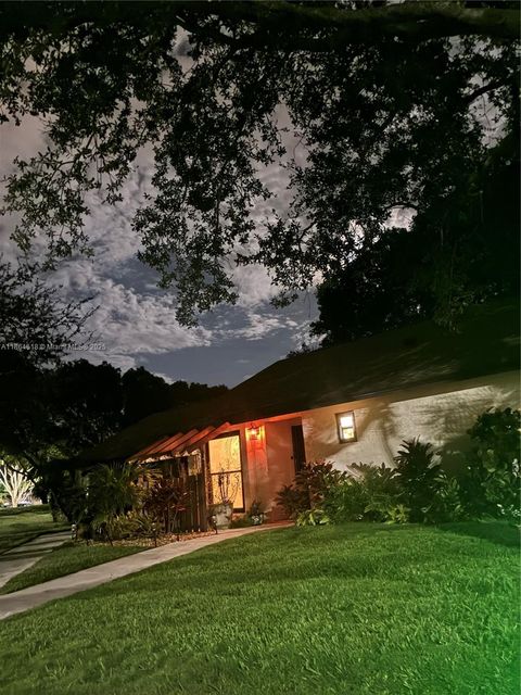 Photo of 78 Via De Casas Norte, Boynton Beach, FL 33426 (MLS # A11864618)
