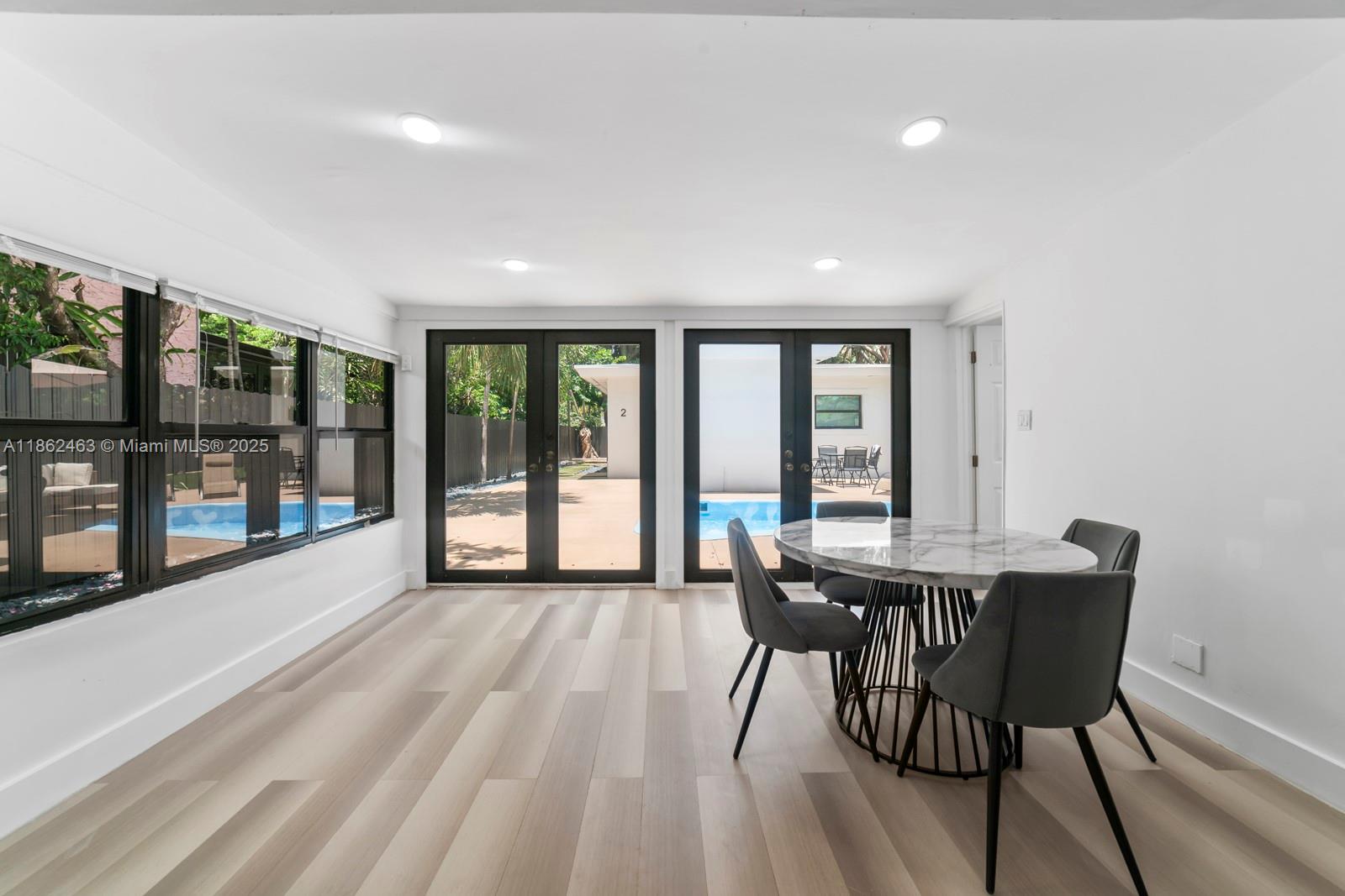 CROISSANT PARK - Residential Income