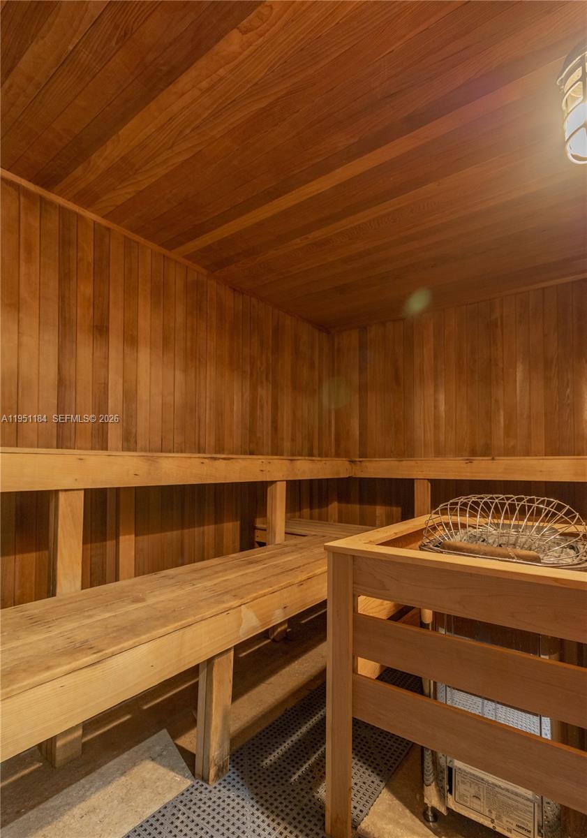 YACHT CLUB AT PORTOFINO C - Residential