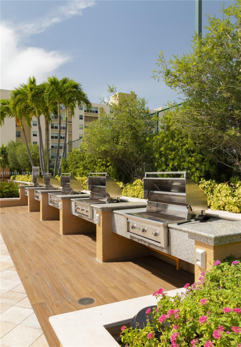 YACHT CLUB AT PORTOFINO C - Residential