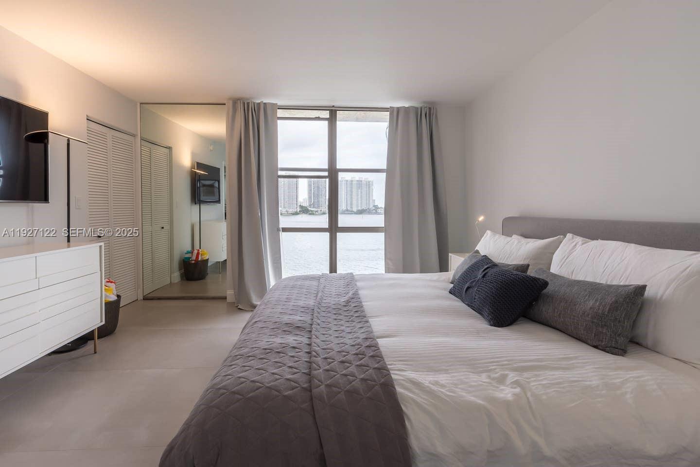 FAIRVIEW HOUSE CONDO - Residential