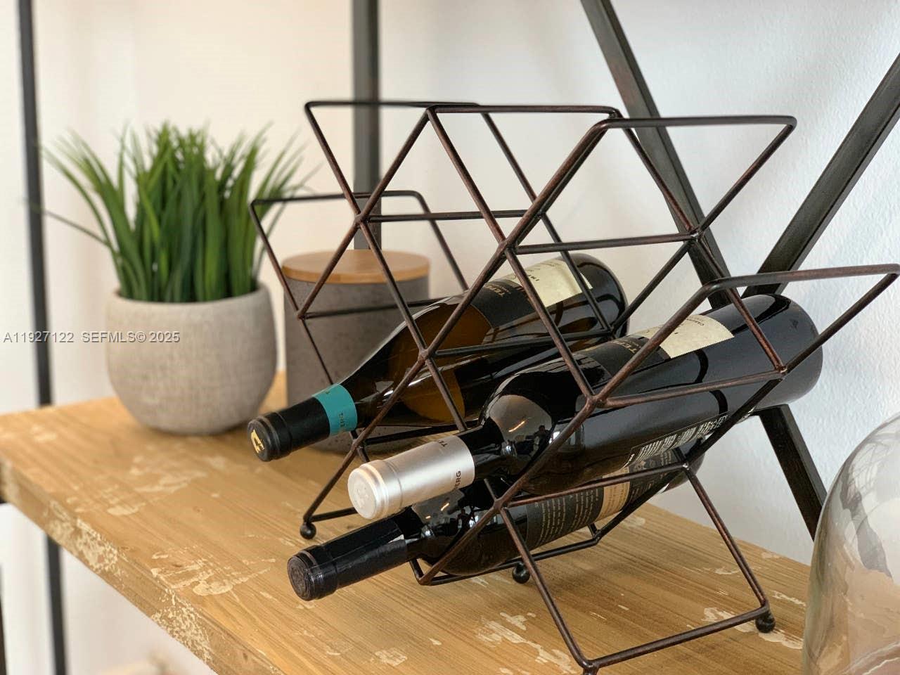 FAIRVIEW HOUSE CONDO - Residential