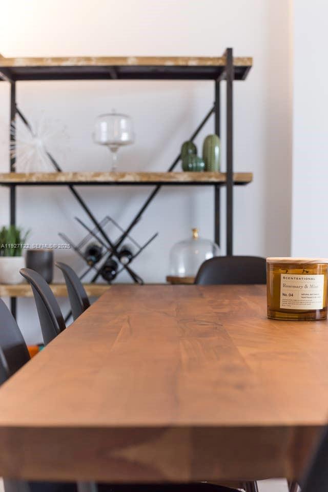 FAIRVIEW HOUSE CONDO - Residential