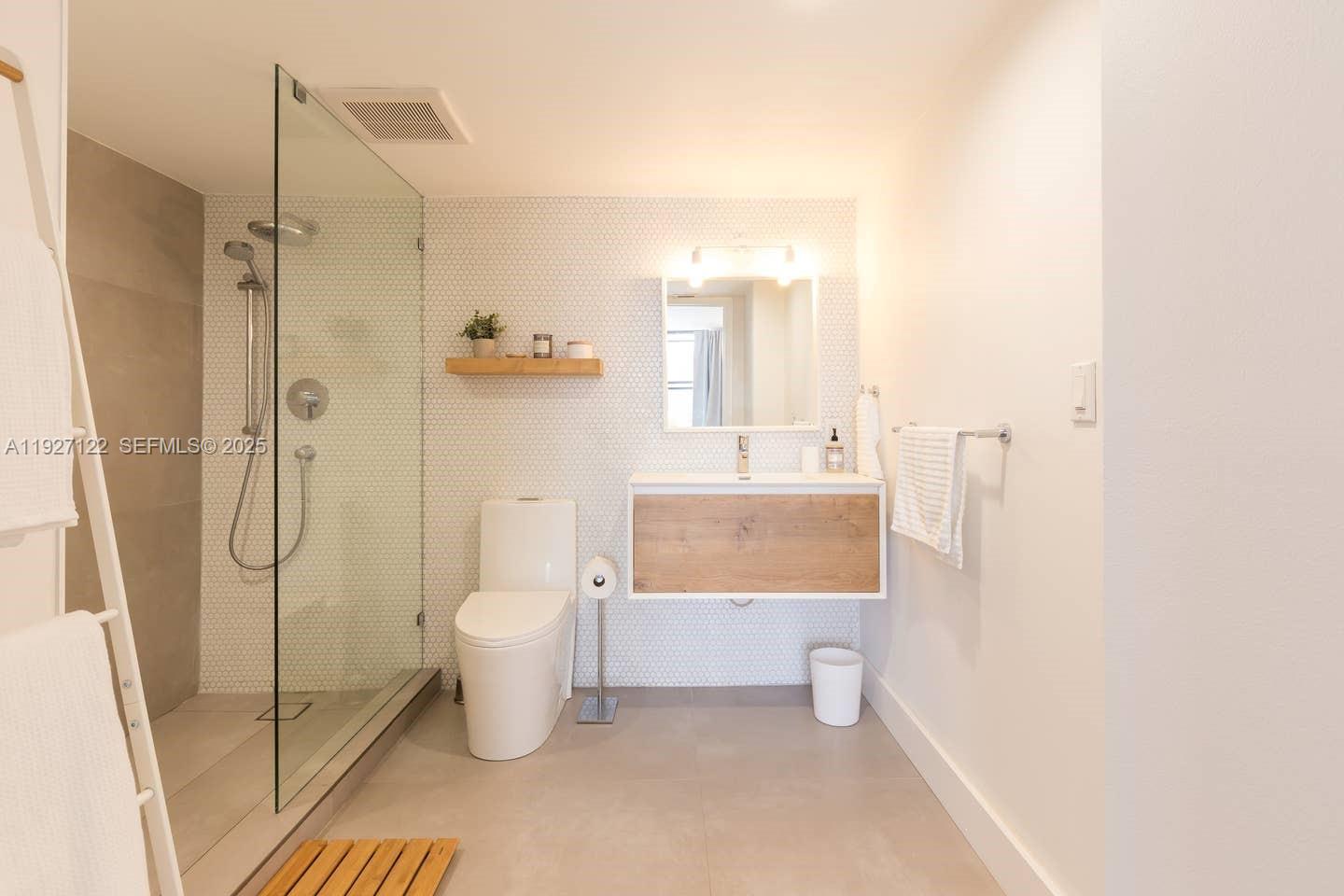 FAIRVIEW HOUSE CONDO - Residential