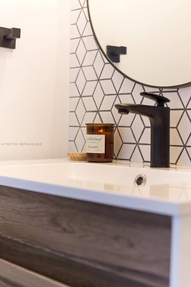 FAIRVIEW HOUSE CONDO - Residential