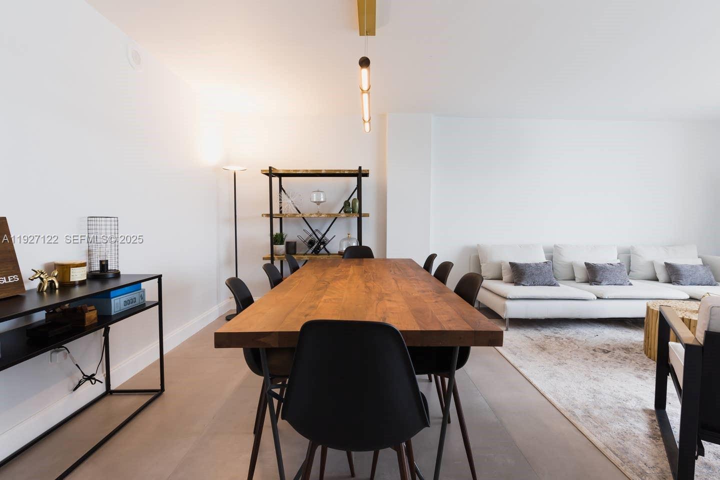 FAIRVIEW HOUSE CONDO - Residential