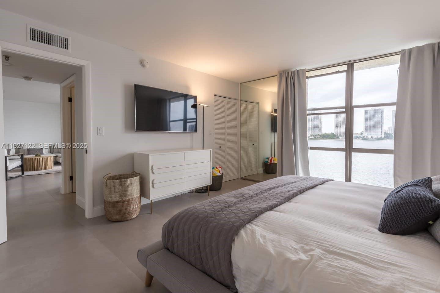 FAIRVIEW HOUSE CONDO - Residential