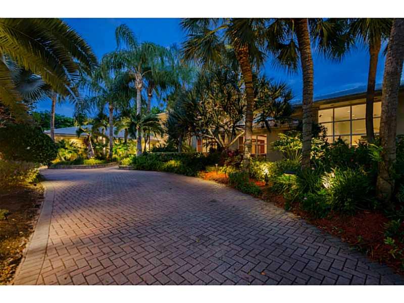 27-28 52 42 KEYSTONE ISLA - Residential